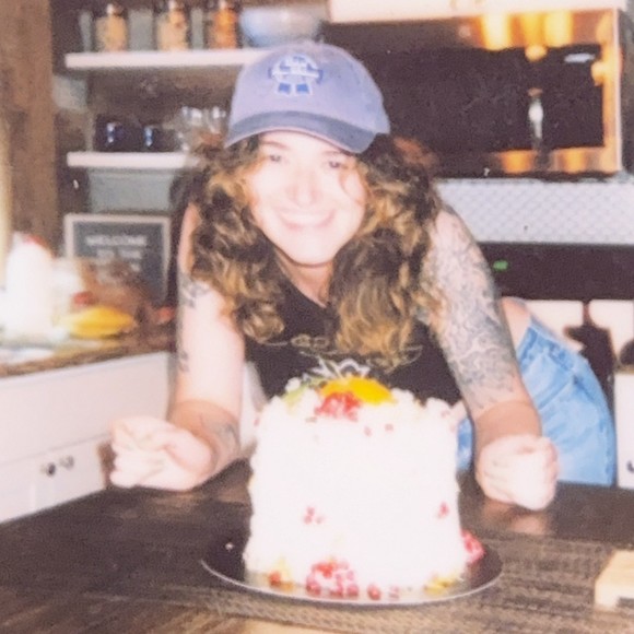 Meet your Posher, Kait - Picture 1 of 1